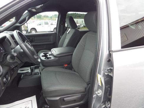 Used 2024 RAM 2500 Tradesman w/ Chrome Appearance Group image 7