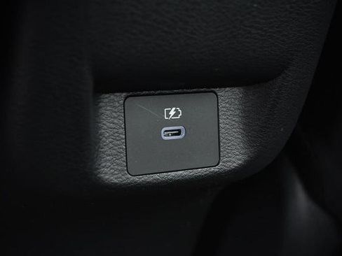 New 2025 Nissan Versa SR w/ Trunk Package image 21