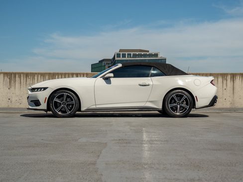 Used 2024 Ford Mustang Premium RWD image 4