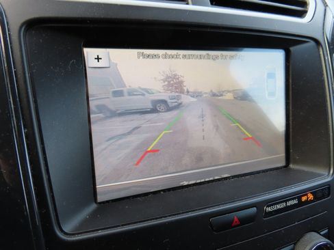 Used 2018 Ford Explorer XLT w/ Equipment Group 201A image 21