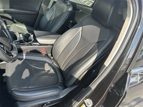 Used 2022 Lincoln Nautilus Reserve image 13