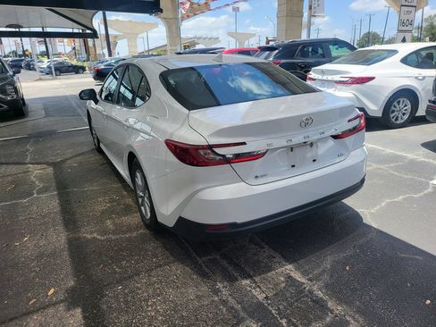 Used 2025 Toyota Camry LE FWD image 9