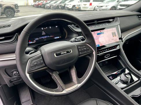 New 2026 Jeep Grand Cherokee Limited AWD/4WD image 37