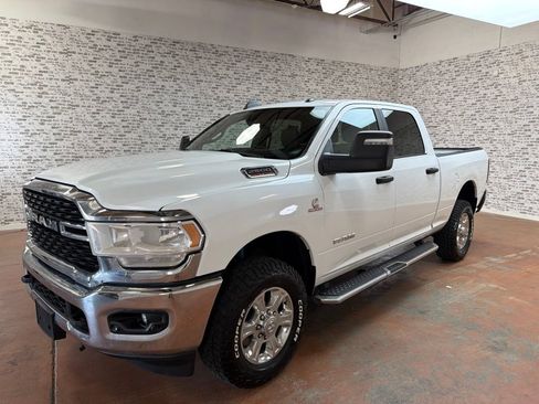 Used 2024 RAM 2500 Big Horn w/ Off Road Package AWD/4WD image 3