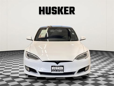 Used 2020 Tesla Model S Long Range Plus image 3