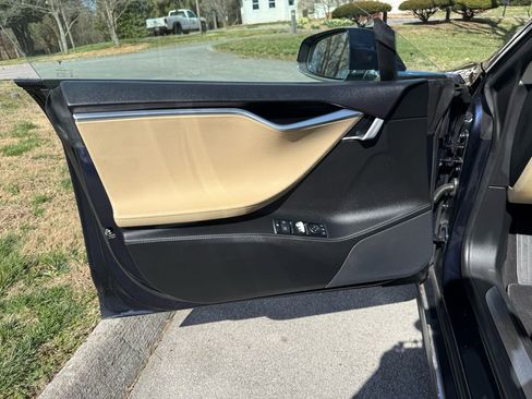 Used 2014 Tesla Model S 85 image 12