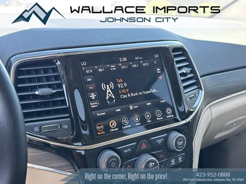 Used 2021 Jeep Grand Cherokee Limited AWD/4WD image 24
