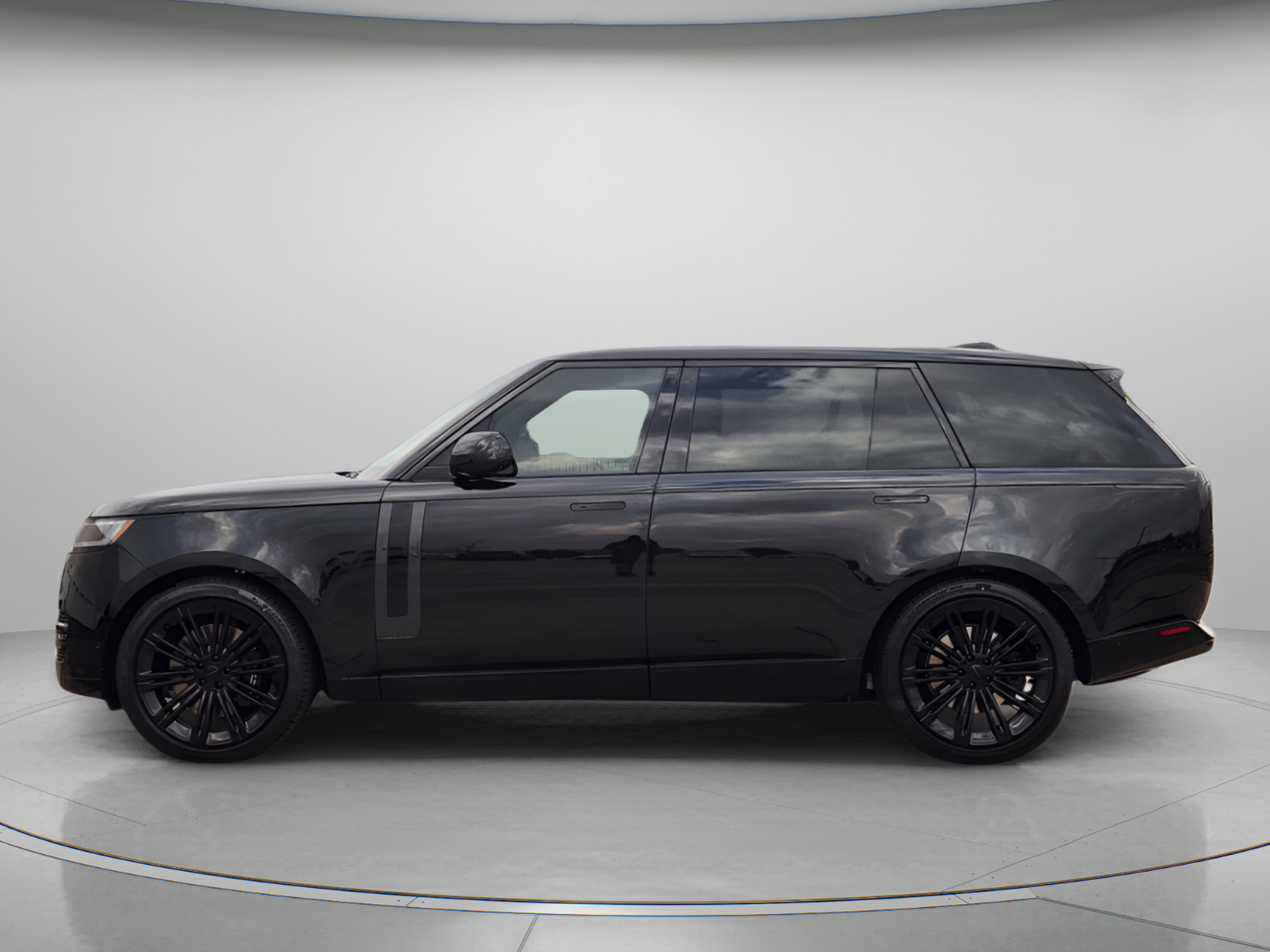 New 2026 Land Rover Range Rover Long Wheelbase SE AWD/4WD image 2