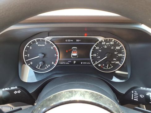 Used 2023 Nissan Rogue SV image 18