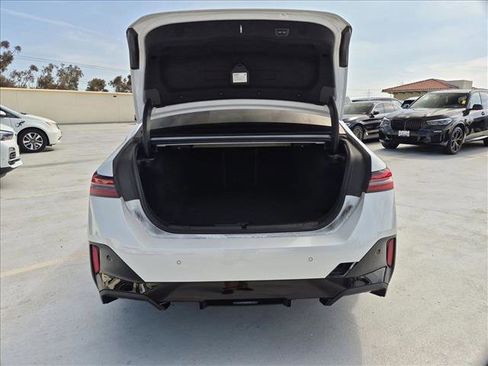 Used 2024 BMW i5 eDrive40i w/ M Sport Package RWD image 6
