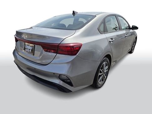 Certified 2023 Kia Forte LXS FWD image 4