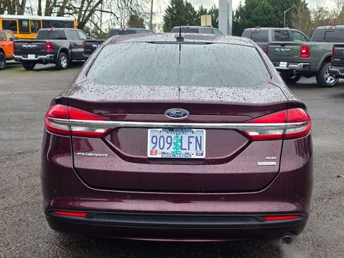 Used 2018 Ford Fusion SE w/ Fusion SE Technology Package image 7