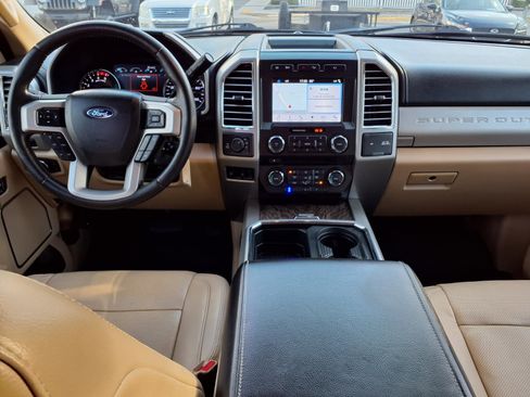 Used 2017 Ford F350 Lariat w/ Chrome Package image 9