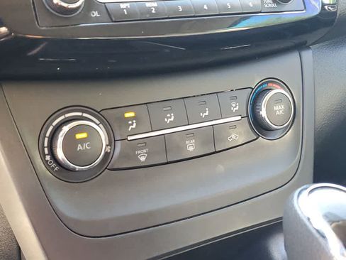 Used 2017 Nissan Sentra SV image 28