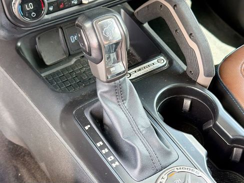 Used 2024 Ford Bronco Outer Banks image 32