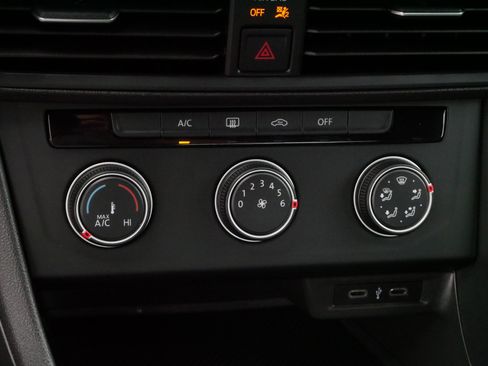 Certified 2023 Volkswagen Jetta Sport FWD image 23