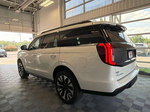 New 2027 Ford Expedition Platinum w/ Driver's Package AWD/4WD image 4