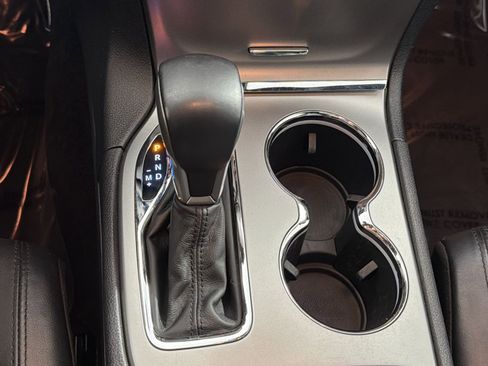 Used 2018 Jeep Grand Cherokee Altitude image 22