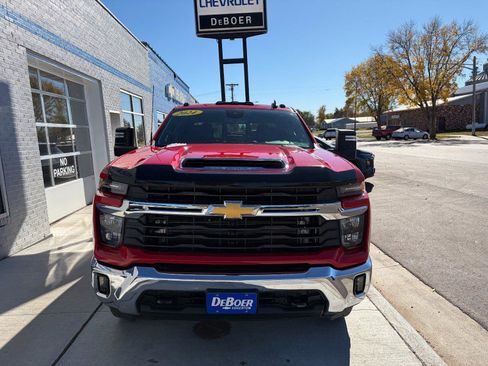 Used 2024 Chevrolet Silverado 3500 LT w/ Convenience Package image 7