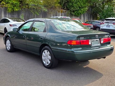 Used 2000 Toyota Camry LE FWD image 5