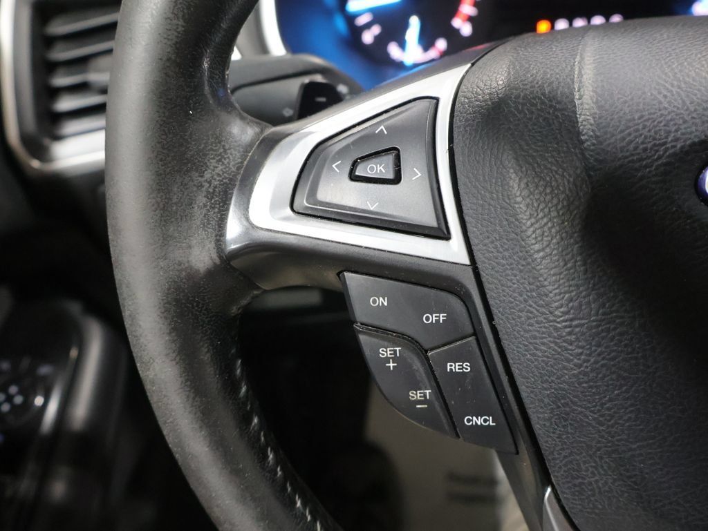 Used 2015 Ford Edge SEL AWD/4WD image 32