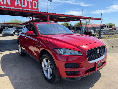 Used 2017 Jaguar F-PACE Premium image 23