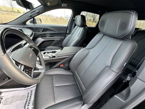 New 2026 Cadillac Lyriq V image 11