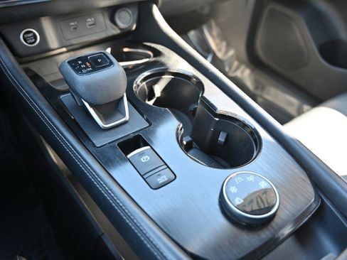 Used 2023 Nissan Rogue Platinum w/ Platinum Premium Package AWD/4WD image 31