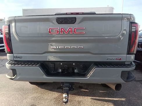 Used 2025 GMC Sierra 2500 AT4 w/ AT4 Premium Plus Package image 4
