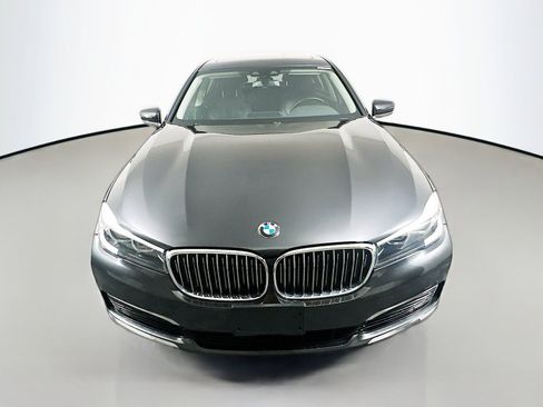 Used 2019 BMW 740i xDrive AWD/4WD image 2