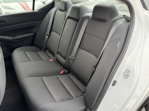 Used 2025 Nissan Altima 2.5 SV FWD image 29