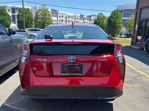 Used 2017 Toyota Prius Three Touring w/ Protection Package FWD image 7