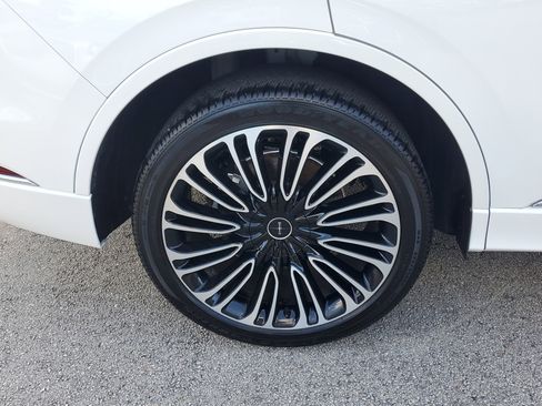 Certified 2023 Lincoln Aviator Black Label image 7