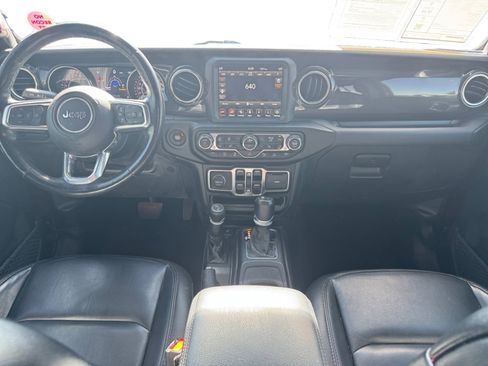 Used 2021 Jeep Wrangler Unlimited Sahara AWD/4WD image 12