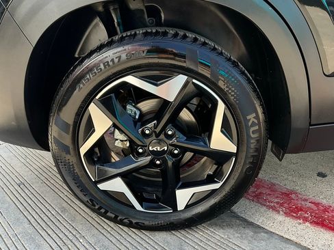 Used 2025 Kia Seltos S image 9