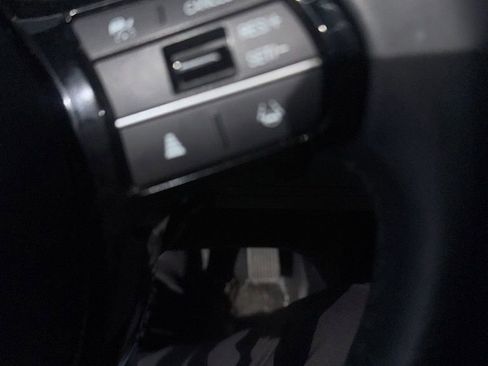 Used 2025 Honda Pilot Touring image 16