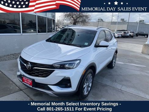 Used 2022 Buick Encore GX Essence w/ Experience Buick Package AWD/4WD image 2