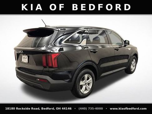 Certified 2023 Kia Sorento LX FWD image 6