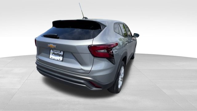 Certified 2026 Chevrolet Trax LS FWD image 9