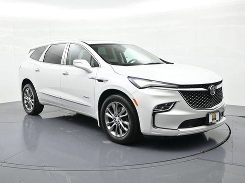 Used 2022 Buick Enclave Avenir w/ Avenir Technology Package AWD/4WD image 4