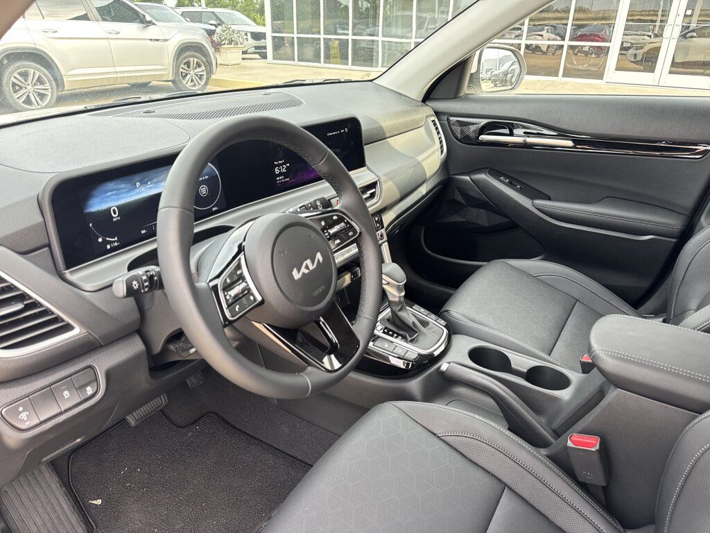Certified 2026 Kia Seltos EX w/ EX Sunroof Package FWD image 26