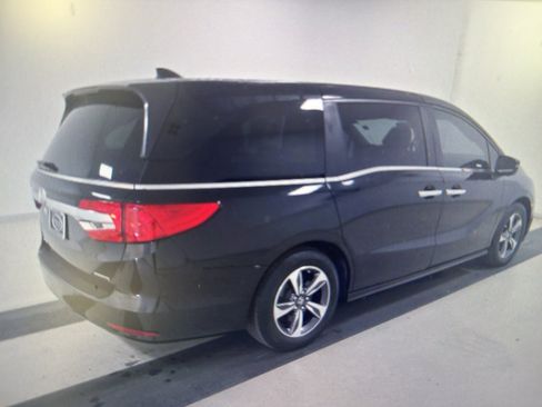 Used 2018 Honda Odyssey Touring image 2