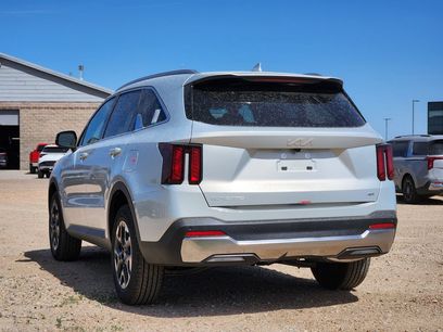 New 2026 Kia Sorento S w/ S Panoramic Sunroof Package