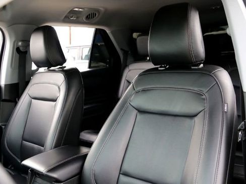 Used 2024 Ford Explorer XLT w/ Equipment Group 202A image 11