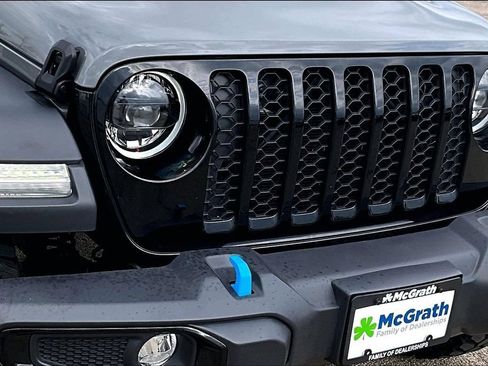 Used 2023 Jeep Wrangler Unlimited w/ Cold Weather Group AWD/4WD image 35