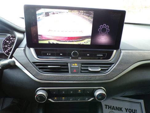 Used 2024 Nissan Altima 2.5 SV w/ SV Premium Package FWD image 26