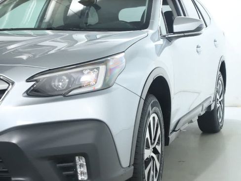 Certified 2021 Subaru Outback Premium w/ Popular Package #1 AWD/4WD image 4