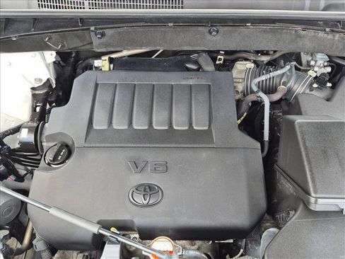 Used 2015 Toyota Highlander Plus FWD image 19