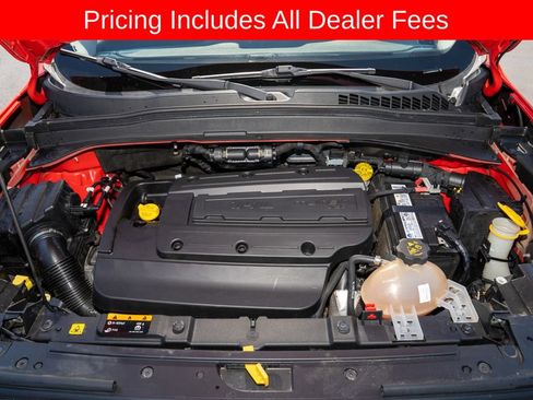 Used 2017 Jeep Renegade Latitude FWD image 11