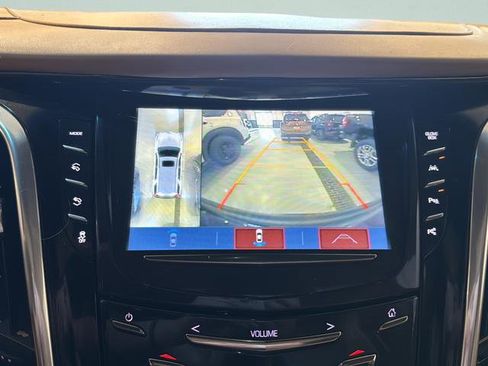 Used 2019 Cadillac Escalade ESV Platinum AWD/4WD image 31